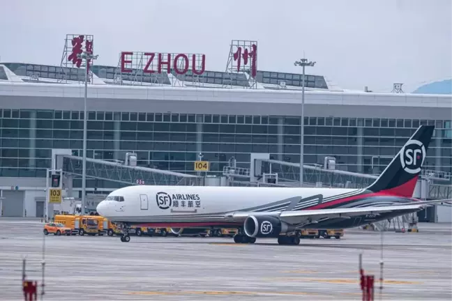 Çin'in Ezhou Kentinden Yeni Delhi'ye Hava Kargo Hattı Açıldı