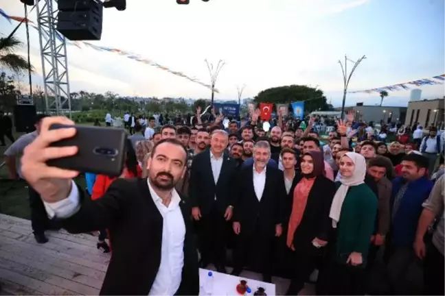 Bakan Nebati, Mersin gençlerle buluştu