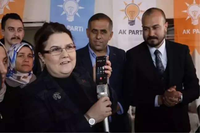Aile ve Sosyal Hizmetler Bakanı Derya Yanık, Türkmen beldesinde vatandaşlarla buluştu
