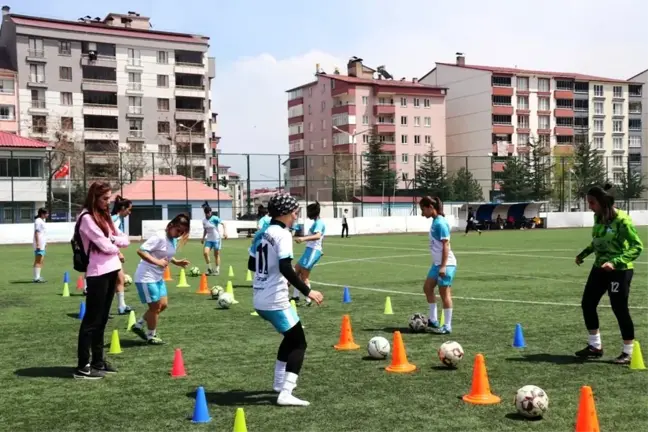 Bitlis Kadın Futbol Takımı'nın hedefi Süper Lig