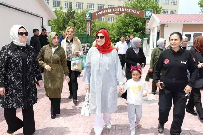 Karatay Konukevindeki annelere Anneler Günü sürprizi