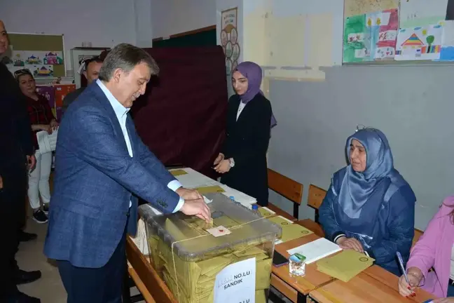 11. Cumhurbaşkanı Abdullah Gül oyunu Beykoz'da kullandı