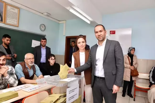 Niğde'de protokolü oylarını kullandı