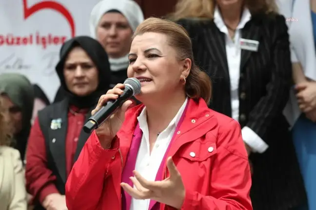 İzmek'in 'Görsel Sanatlar Yıl Sonu Sergisi' İzmitlilerle Buluştu