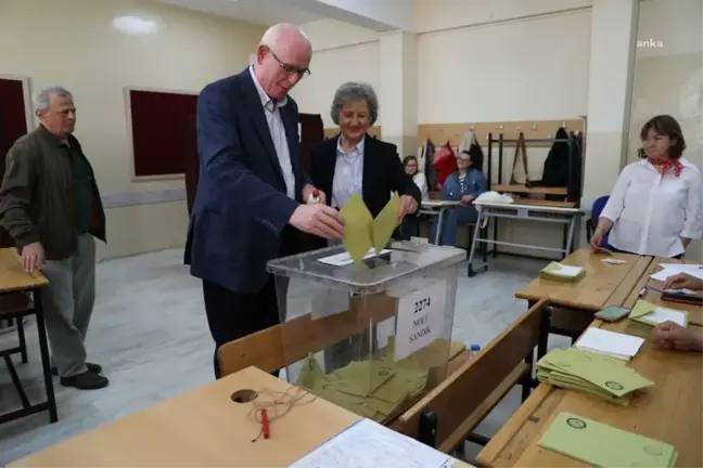 Odunpazarı Belediye Başkanı Kazım Kurt, Cumhurbaşkanlığı ikinci tur seçimi için oyunu kullandı
