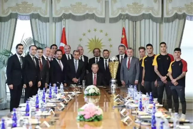 Cumhurbaşkanı Erdoğan, Galatasaray'ı Kabul Etti