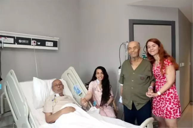 Kızlarından gönüllü donör olan iki baba, Babalar Günü'nde yeni hayatlarına başladı