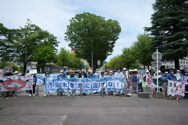 Japonya'nın Nükleer Olarak Kirlenmiş Suyu Denize Boşaltma Planı Protesto Edildi