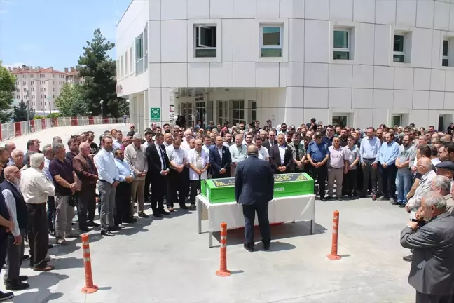 Trafik Kazasında Hayatını Kaybeden Doktor Hilmi Tarık Karakaş Son Yolculuğuna Uğurlandı