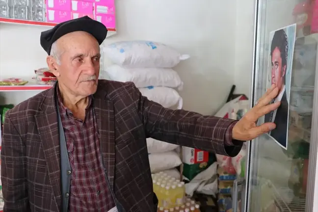 Siirtli esnafın Cüneyt Arkın sevgisi