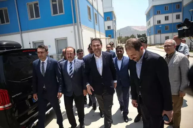 Enerji ve Tabii Kaynaklar Bakanı Alparslan Bayraktar, Akkuyu Nükleer Güç Santrali'ne ilişkin açıklamalarda bulundu