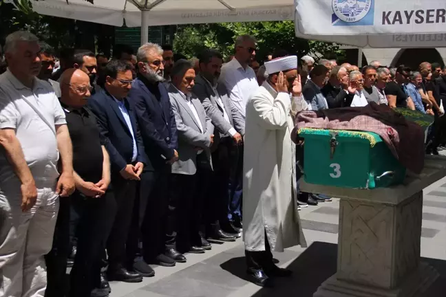 AK Parti Kayseri İl Başkan Yardımcısı Vedat Arıkan'ın Cenazesi Son Yolculuğuna Uğurlandı