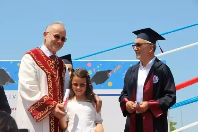 OMÜ Eski Rektörü Prof. Dr. Sait Bilgiç Hukuk Fakültesi'nden Mezun Oldu