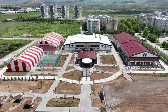 Sivas Belediyesi Şeyh Şamil Spor Kompleksi Tamamlanma Aşamasında