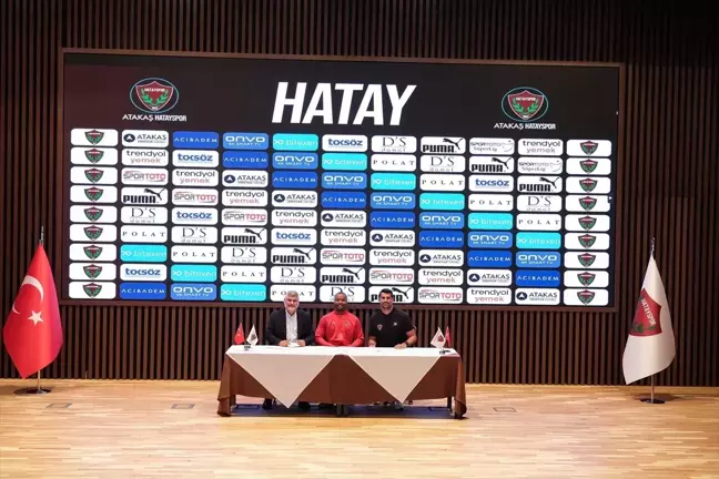 Atakaş Hatayspor, İsveçli forvet Carlos Strandberg'i kadrosuna kattı