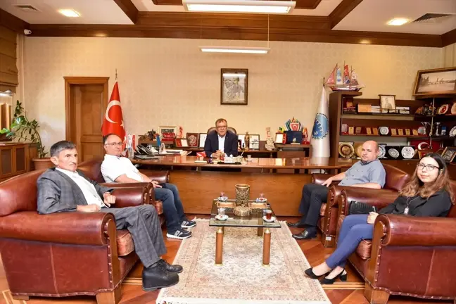 Taşköprü Belediyesi LGS'de İlk Üçe Giren Öğrencilere Bisiklet Hediye Etti