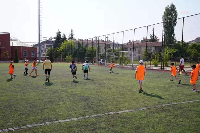 Tepebaşı Belediyesi Futbol Yaz Okulu Başladı