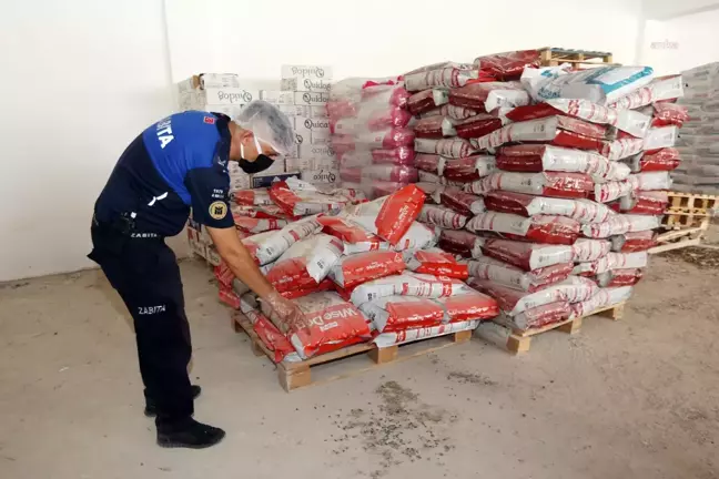 Yenimahalle Belediyesi Zabıta Ekipleri Sağlıksız Koşullarda Gıda ve Evcil Hayvan Mamaları Bulunan Depoya Baskın Yaptı
