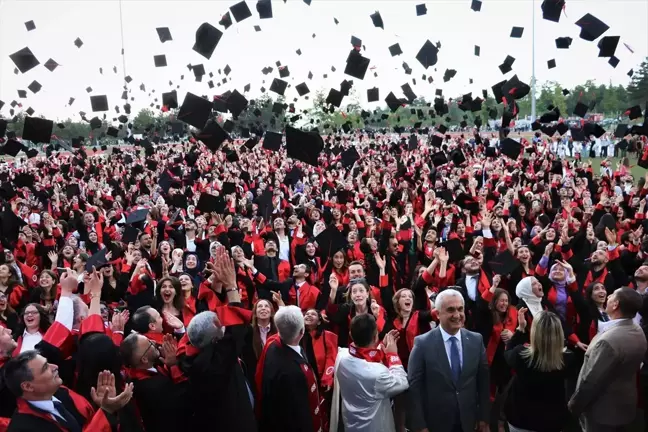 Kastamonu Üniversitesi Mezuniyet Töreni Düzenlendi