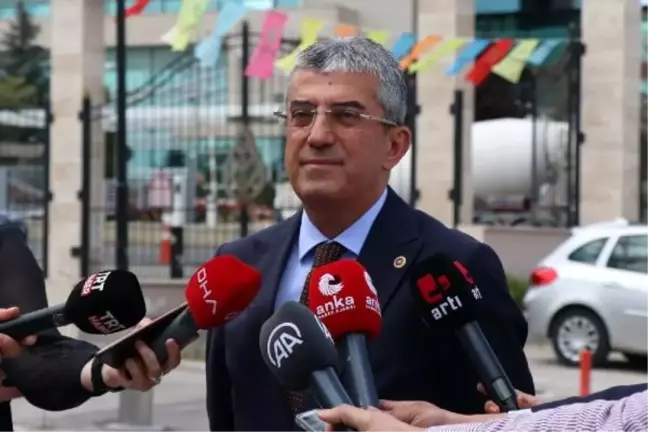 CHP, Cumhurbaşkanlığı Kararnamelerinin iptali için AYM'ye başvurdu