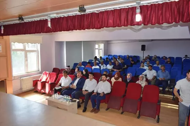 Yakakent'te Din Görevlilerine Eğitim Semineri