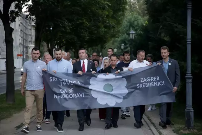Hırvatistan'da Srebrenitsa Soykırımı Kurbanları Anısına Yürüyüş Düzenlendi