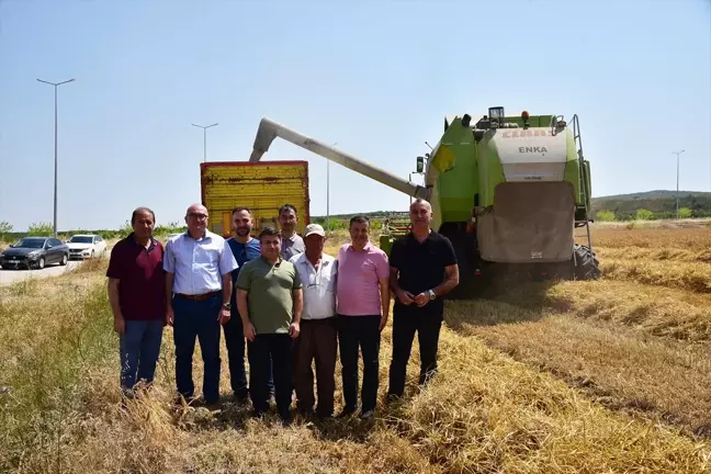 Balıkesir Üniversitesi'nde arpa hasadı yapıldı