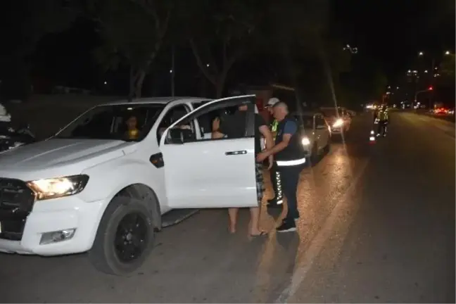 Adana'da asayiş uygulamasında 53 şüpheli yakalandı