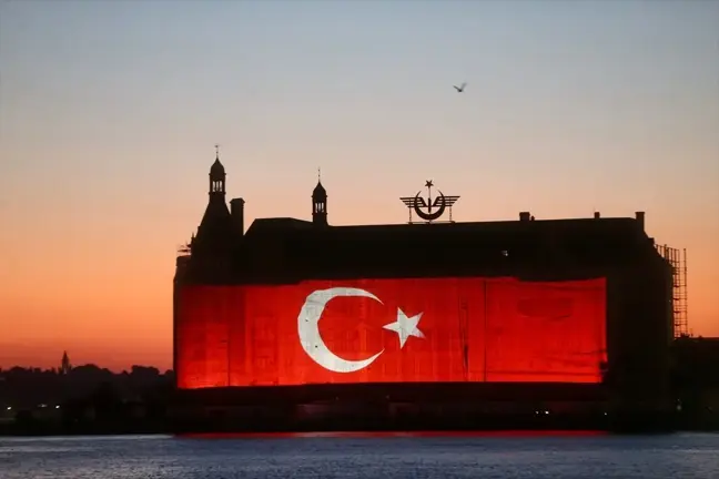 15 Temmuz'a Özel Video Mapping Gösterisi Gerçekleştirildi