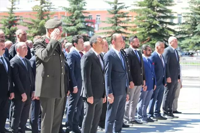 15 Temmuz Demokrasi ve Milli Birlik Günü'nde Şehitlikler Ziyaret Edildi