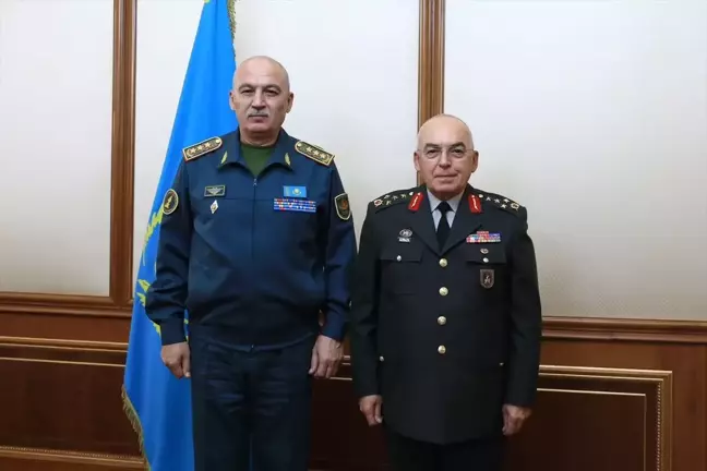 Genelkurmay Başkanı ve Kara Kuvvetleri Komutanı Kazakistan Savunma Bakanı ile Görüştü