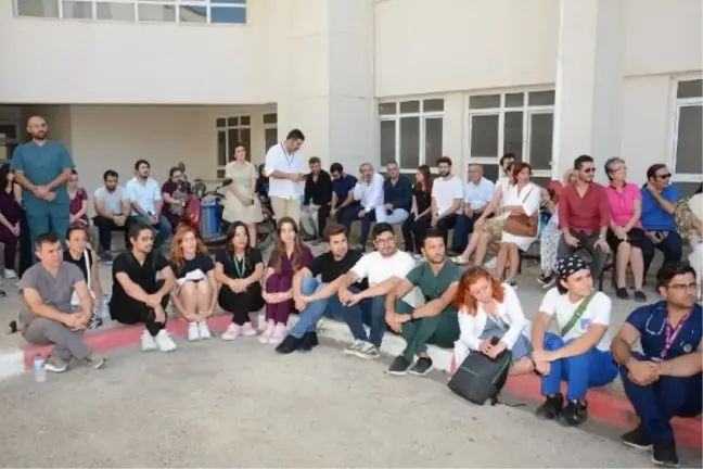 Çukurova Üniversitesi Tıp Fakültesi Hastanesi'nde Oturma Eylemi