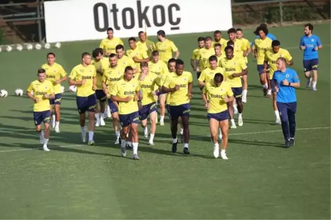 Fenerbahçe, yeni sezon hazırlıklarına devam etti