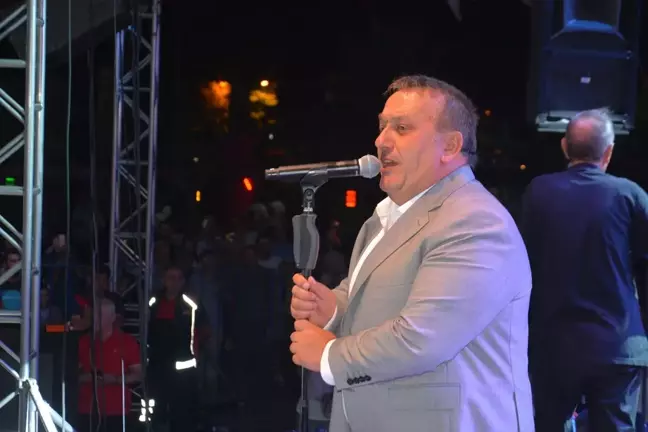 İsmail Türüt, Akçakoca'da konser verdi