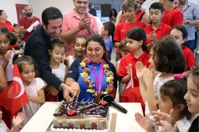 Para Okçusu Merve Nur Eroğlu, Altın Madalya Kazanarak Paris 2024 Paralimpik Oyunları'na Katılma Hakkı Elde Etti