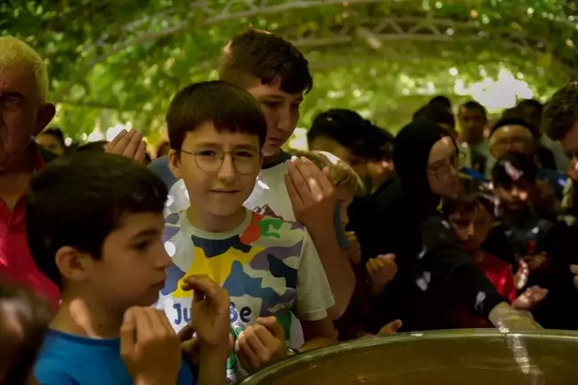 Taşköprü Belediyesi 2 Bin Kişiye Aşure İkramında Bulundu