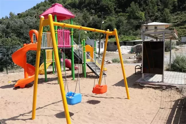 Alanya Belediyesi, Dere, Türktaş ve Bıçakçı Mahallelerine parklar yaparak hizmete açtı