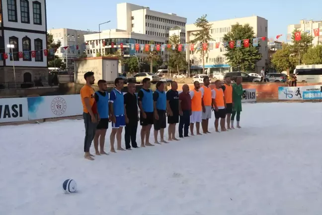 Çankırı'da Tuzdan Yapılan Sahada Futbol Turnuvası Başladı