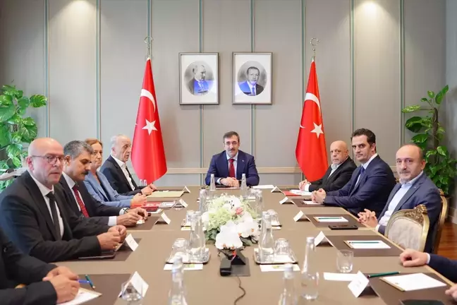 Cumhurbaşkanı Yardımcısı Cevdet Yılmaz, Sendika Başkanlarıyla Görüştü