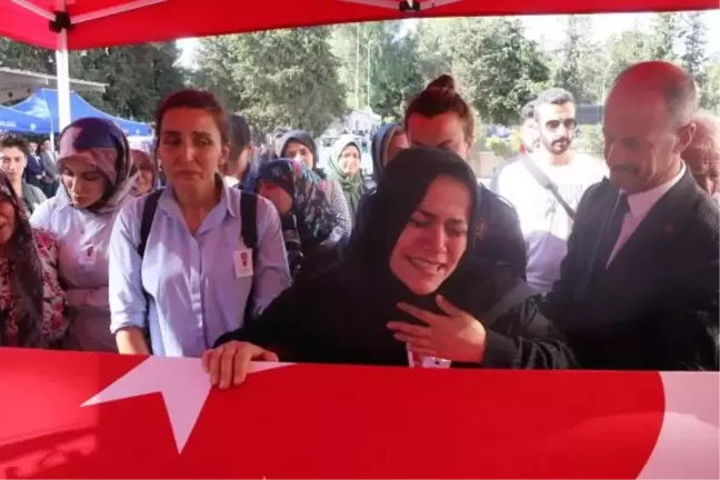 ŞEHİT POLİS İÇİN TÖREN