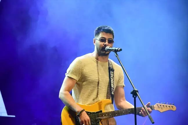 Düzce Belediyesi tarafından düzenlenen Dünya Düzce Günleri'nde Semicenk konser verdi