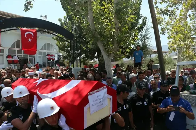 Şanlıurfa'da Zırhlı Araç Devrilmesi Sonucu Şehit Olan Polis Memuru Ramazan Kütük'ün Cenazesi Hatay'da Defnedildi