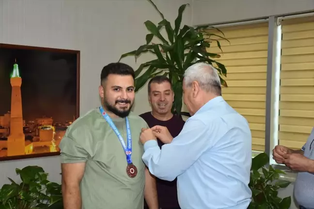Siirt'te Türkiye derecesi elde eden sporcular altınla ödüllendirildi
