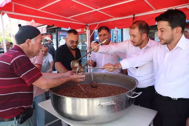 Ayaş Belediyesi Muharrem Ayı Dolayısıyla Vatandaşlara Aşure İkram Etti