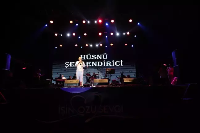 Hüsnü Şenlendirici Dünya Düzce Günleri'nde Sahne Aldı