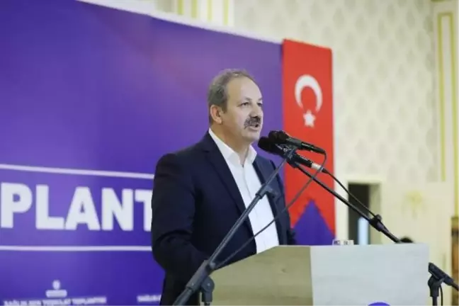 Sağlık Bakanı Koca, sağlık çalışanlarının ücretlerini artırmayı planlıyor