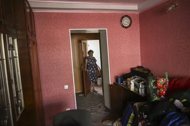 Ukrayna'nın Pokrovsk kentinde Rus saldırısı sonucu enkaz kaldırma çalışmaları devam ediyor