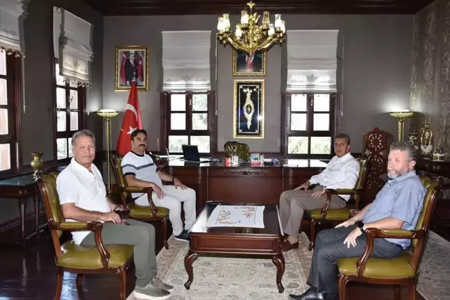 Ankara Gençlik ve Spor İl Müdürü Mustafa Çelik, Belediye Başkanı İsmail Öntaş'ı ziyaret etti