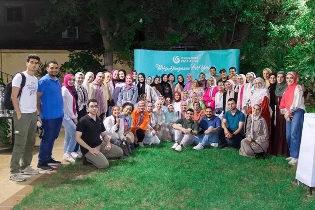 İstanbul Üniversitesi Öğrencileri Kahire'de Türkçe Öğrenen Mısırlılarla Buluştu
