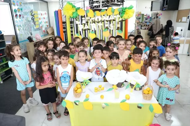 Diyarbakır'da Öğrencilere Limonata Etkinliği
